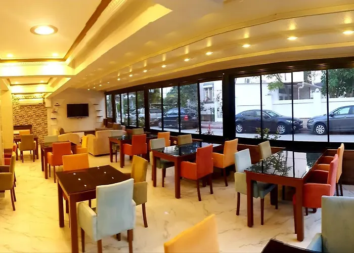 Lavin Garden Hotel
